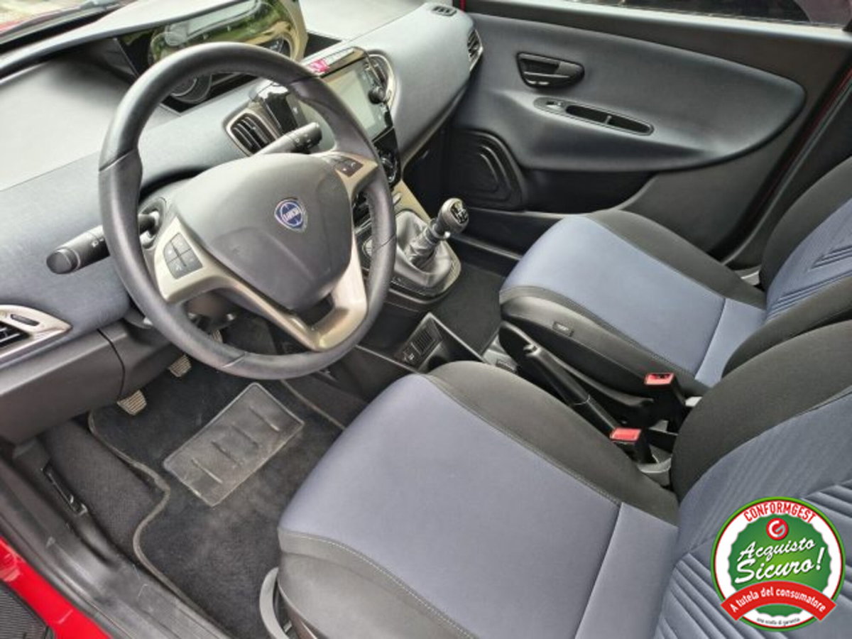 Lancia Ypsilon 1.0 FireFly 5 porte S&S Hybrid Gold Plus (9)