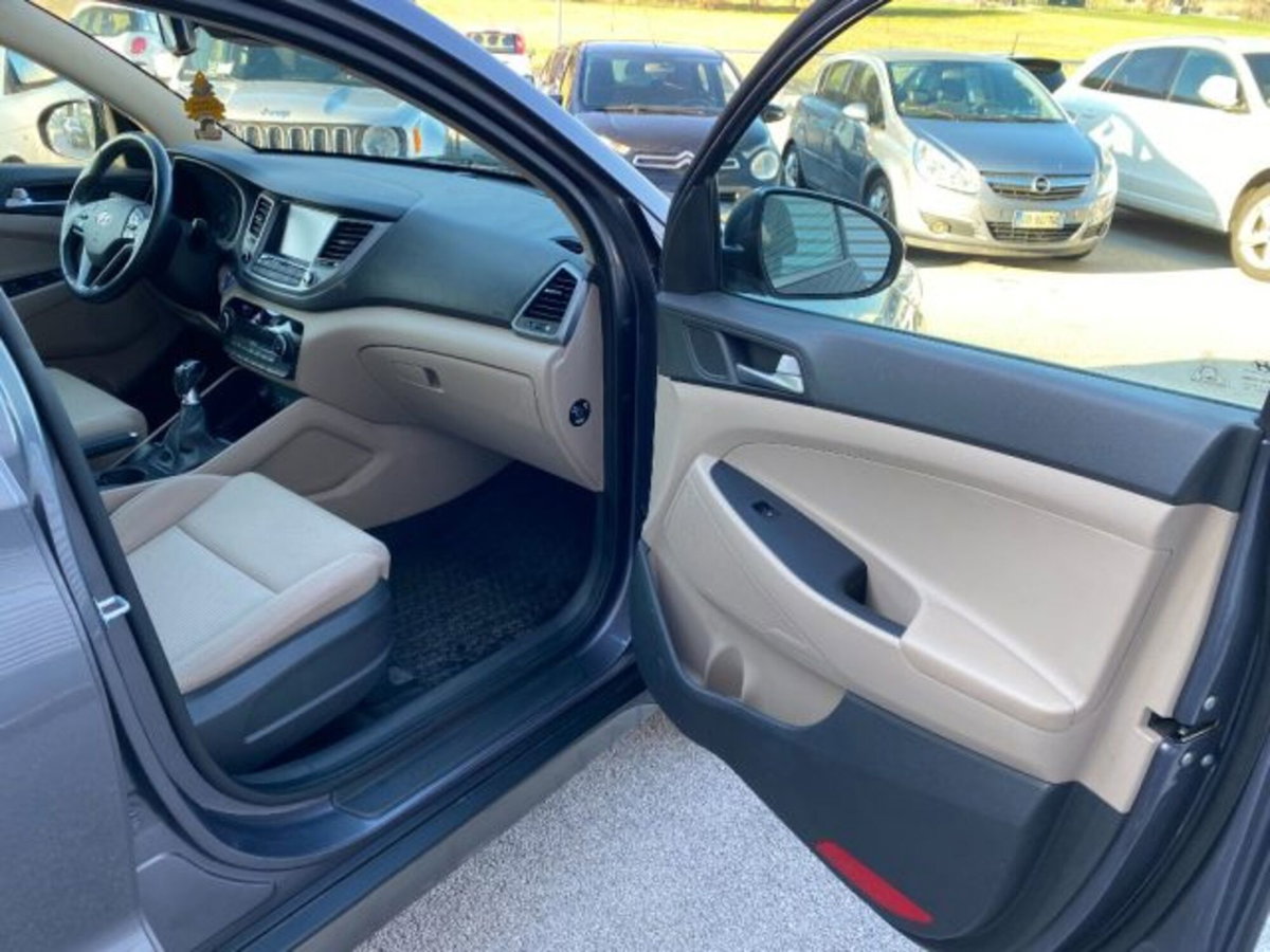 Hyundai Tucson 1.7 CRDi Classic (10)