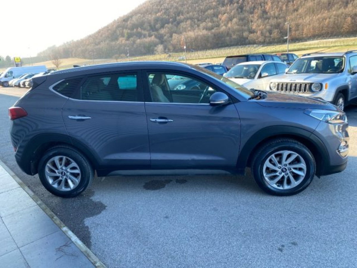 Hyundai Tucson 1.7 CRDi Classic (4)