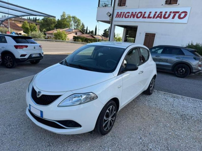 Lancia Ypsilon 1.2 69 CV 5 porte GPL Ecochic Silver