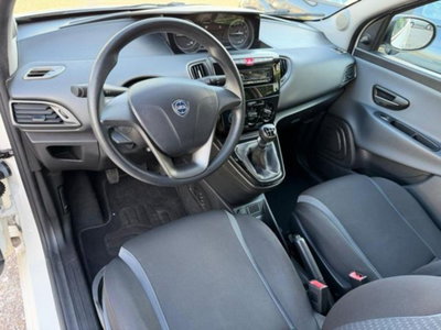 Lancia Ypsilon 1.2 69 CV 5 porte GPL Ecochic Silver (5)