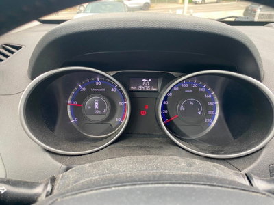 Hyundai ix35 1.7 CRDi 2WD Xpossible (13)