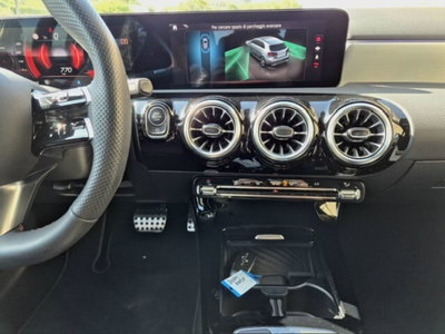 Mercedes-Benz Classe A 200 d AMG Line Premium Plus auto (11)