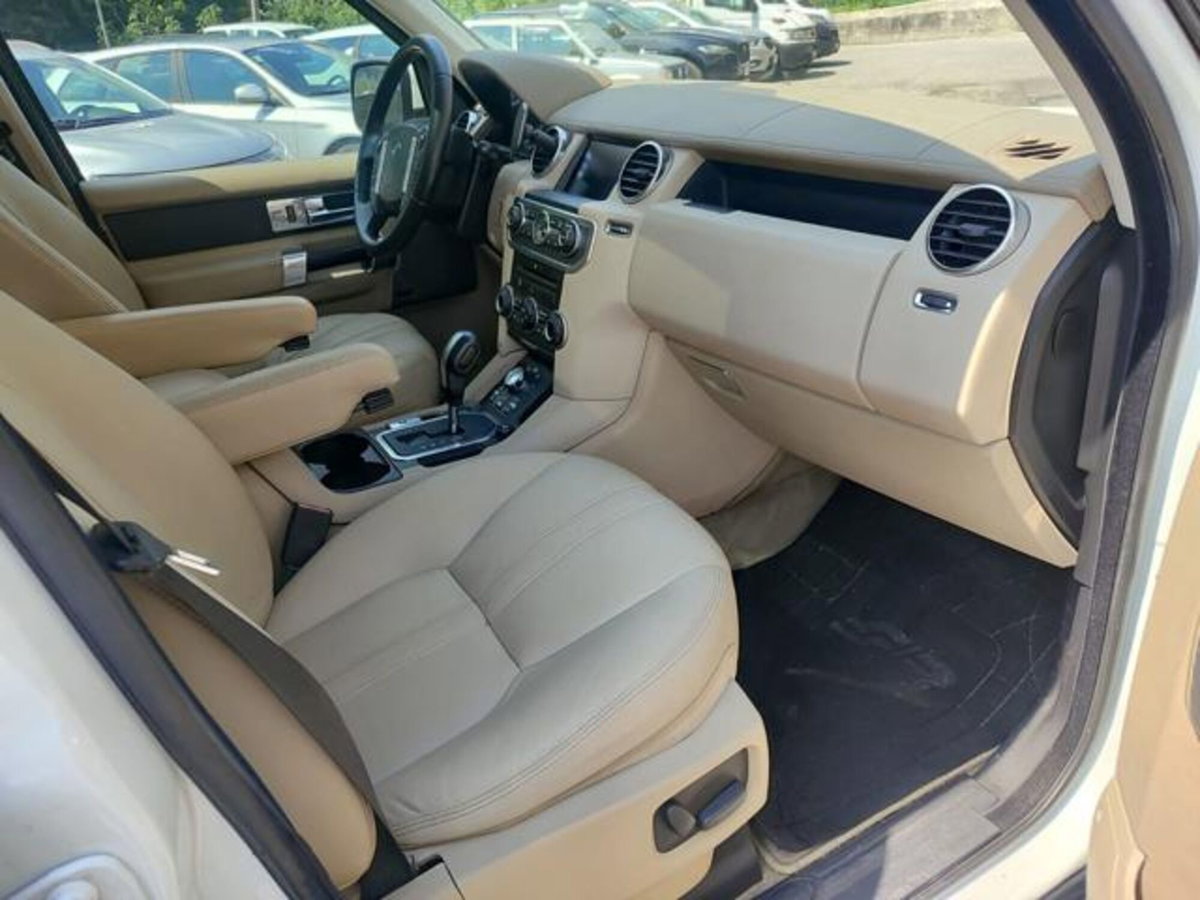 Land Rover Discovery 3 4.4 V8 HSE (9)
