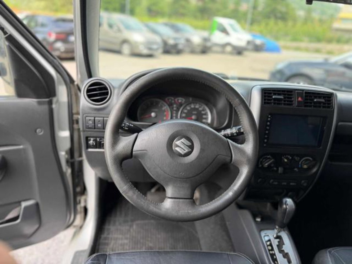 Suzuki Jimny 1.3i 16V cat 4WD Special (7)