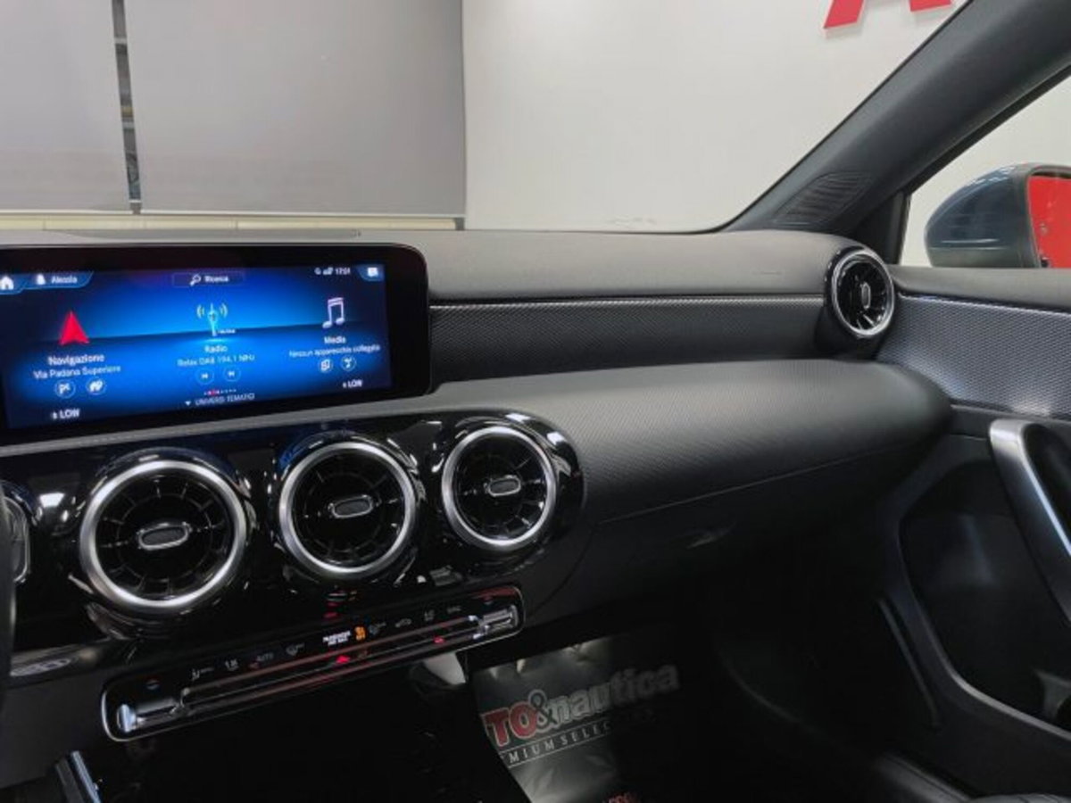 Mercedes-Benz Classe A 180 d AMG Line Premium Plus auto (20)