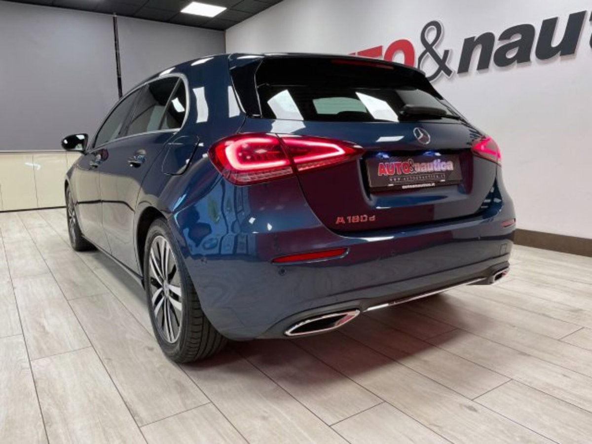 Mercedes-Benz Classe A 180 d AMG Line Premium Plus auto (9)