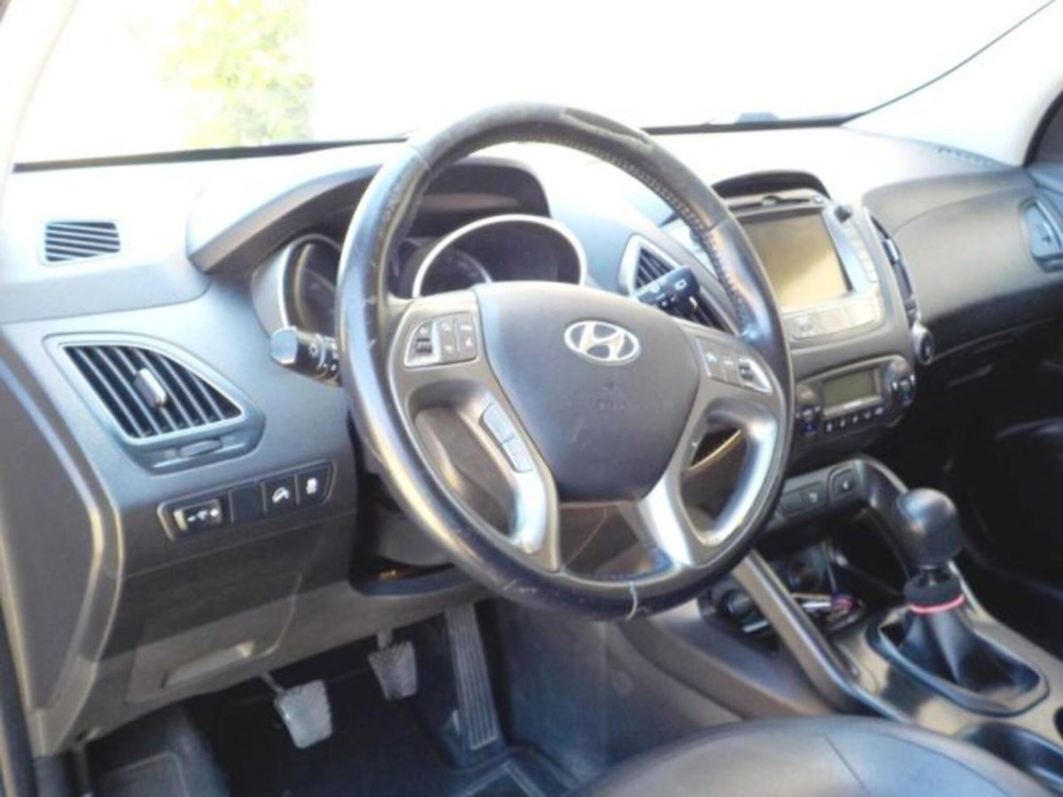 Hyundai ix35 1.7 CRDi 2WD Xpossible (13)