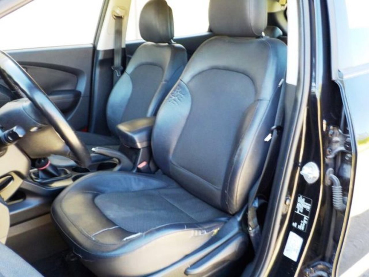 Hyundai ix35 1.7 CRDi 2WD Xpossible (16)