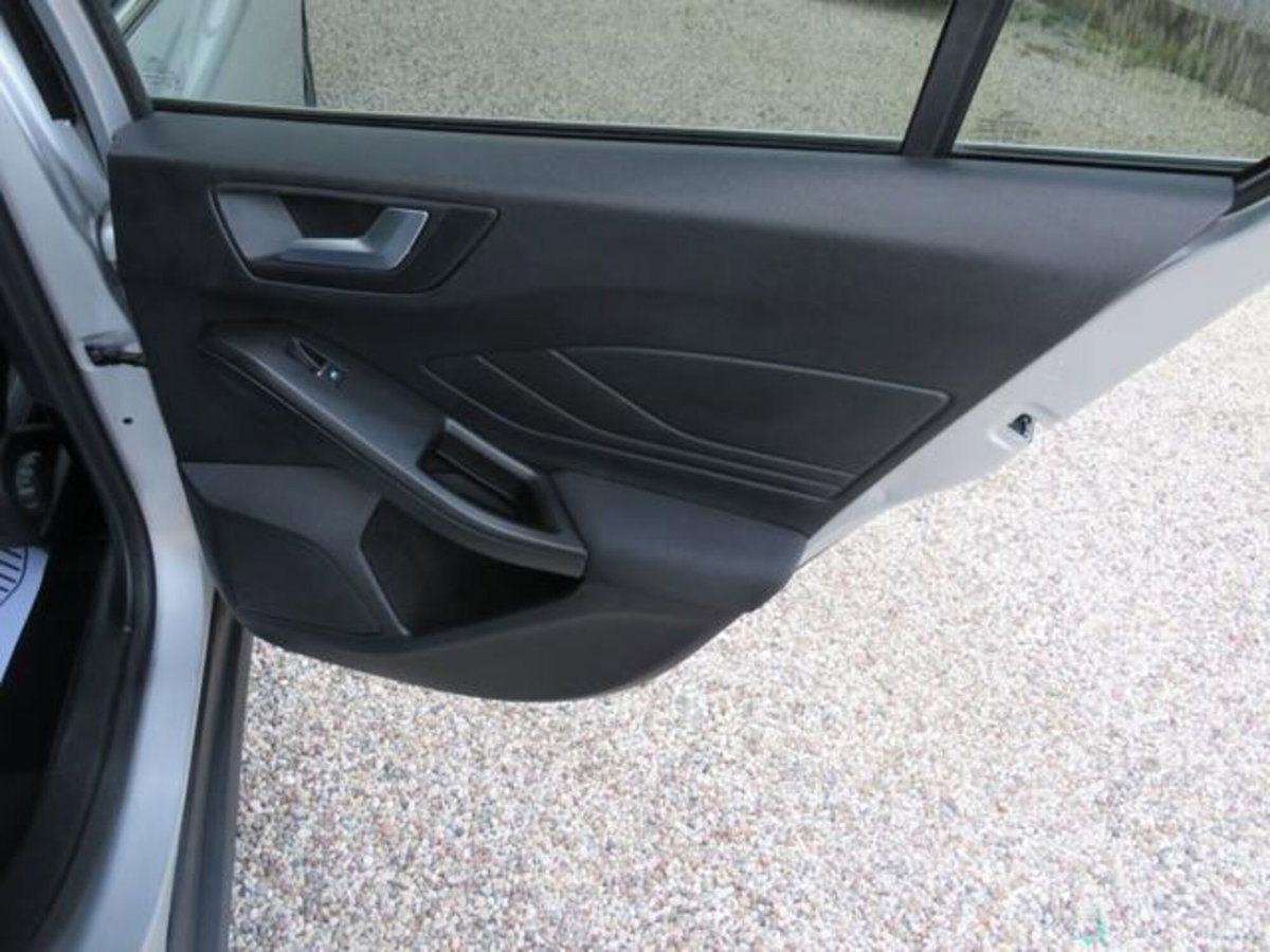 Ford Focus Station Wagon 1.5 EcoBlue 120 CV automatico SW Business Co-Pilot (13)