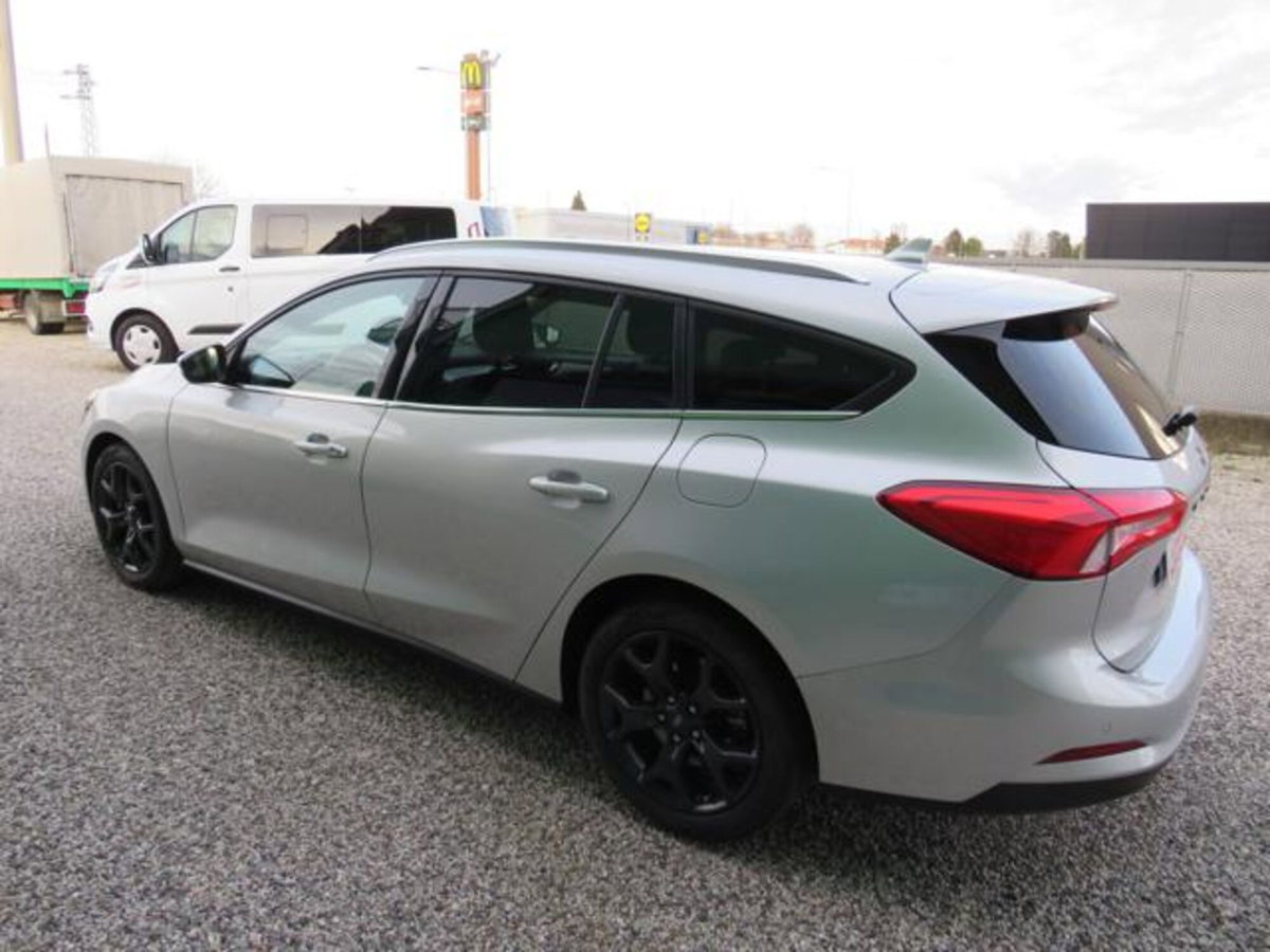 Ford Focus Station Wagon 1.5 EcoBlue 120 CV automatico SW Business Co-Pilot (2)