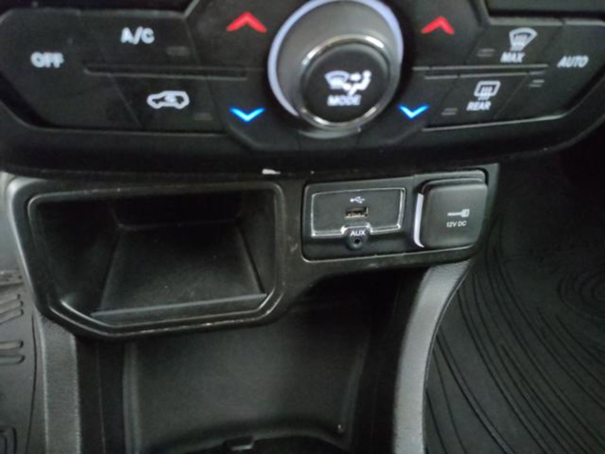 Jeep Renegade 1.6 Mjt 130 CV Limited (10)