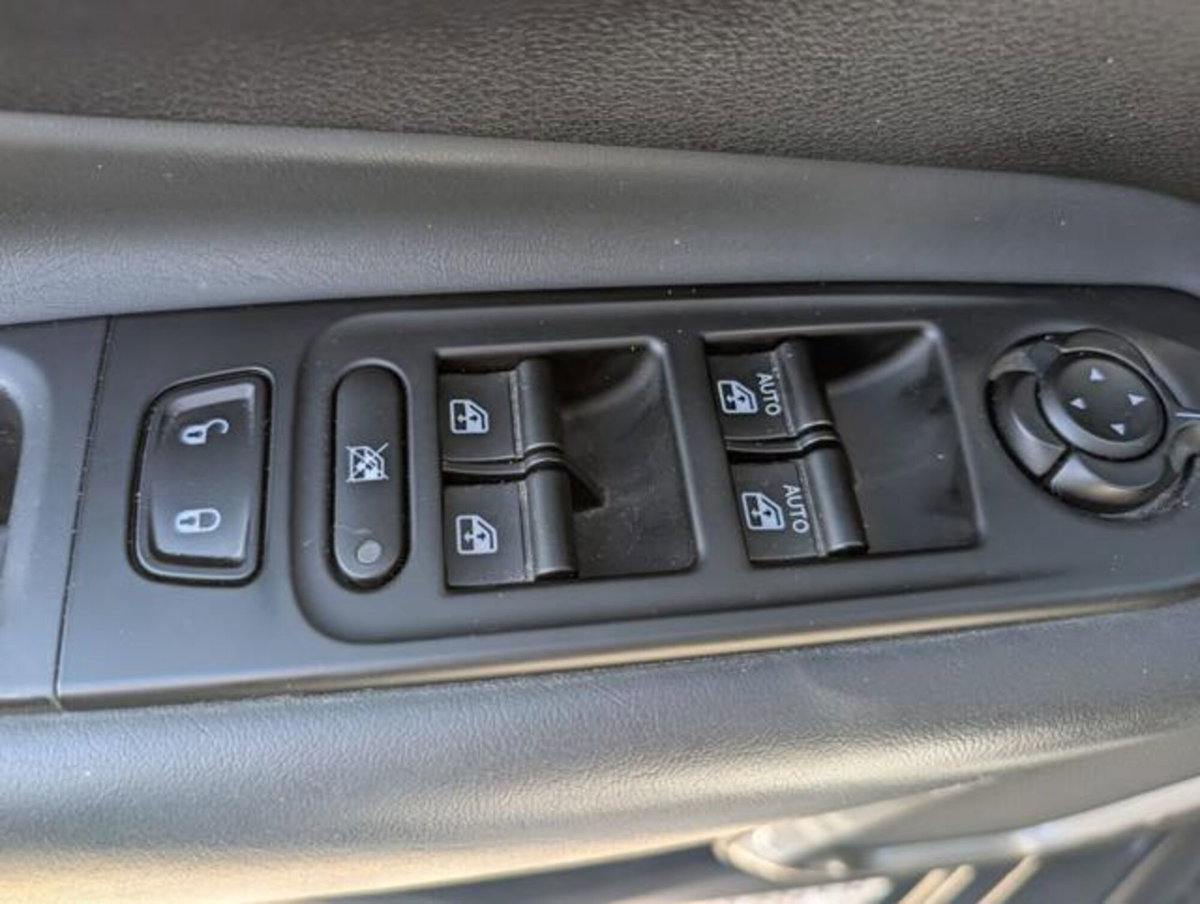 Jeep Renegade 1.6 Mjt 130 CV Limited (12)