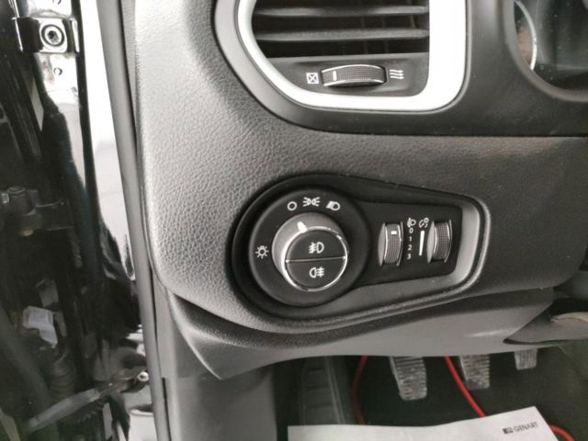 Jeep Renegade 2.0 Mjt 140CV 4WD Active Drive Longitude (6)