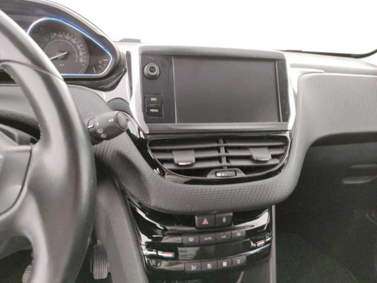 Peugeot 2008 120 EAT6 S&S Allure (10)