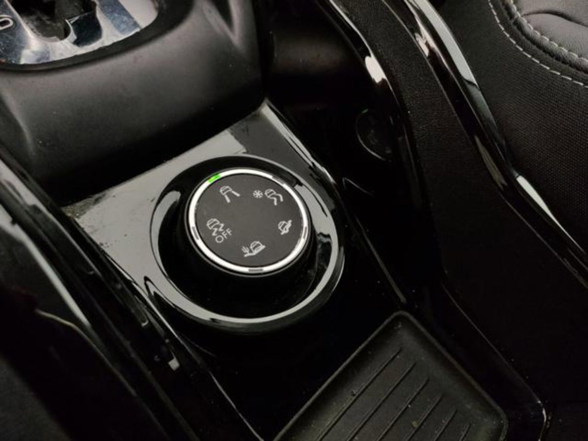 Peugeot 2008 120 EAT6 S&S Allure (16)