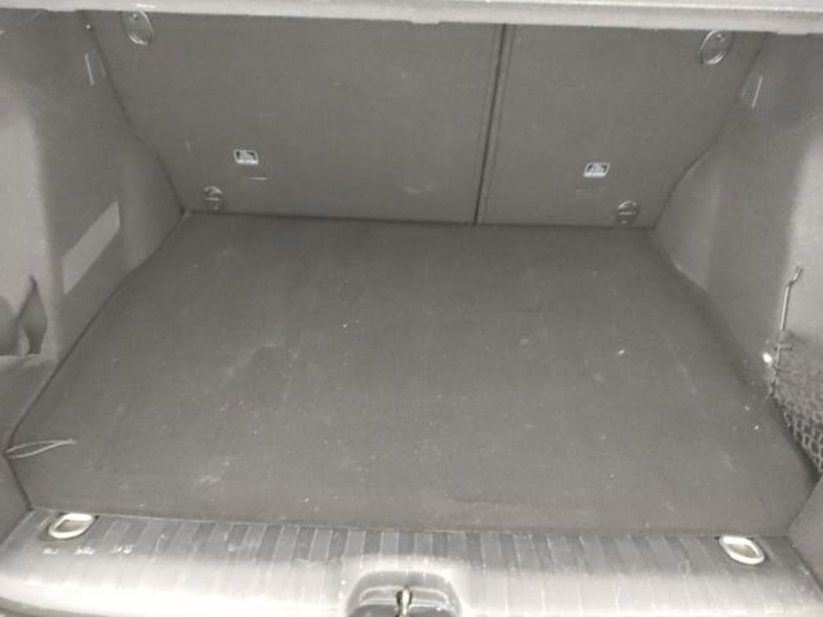 Peugeot 2008 120 EAT6 S&S Allure (20)