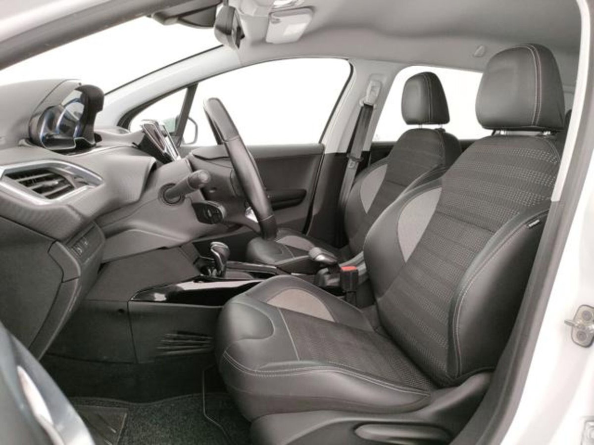 Peugeot 2008 120 EAT6 S&S Allure (5)