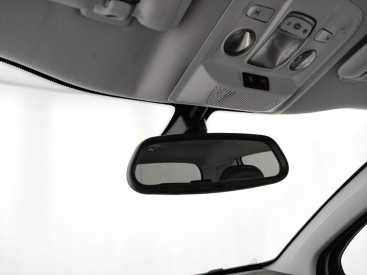 Peugeot 2008 120 EAT6 S&S Allure (8)