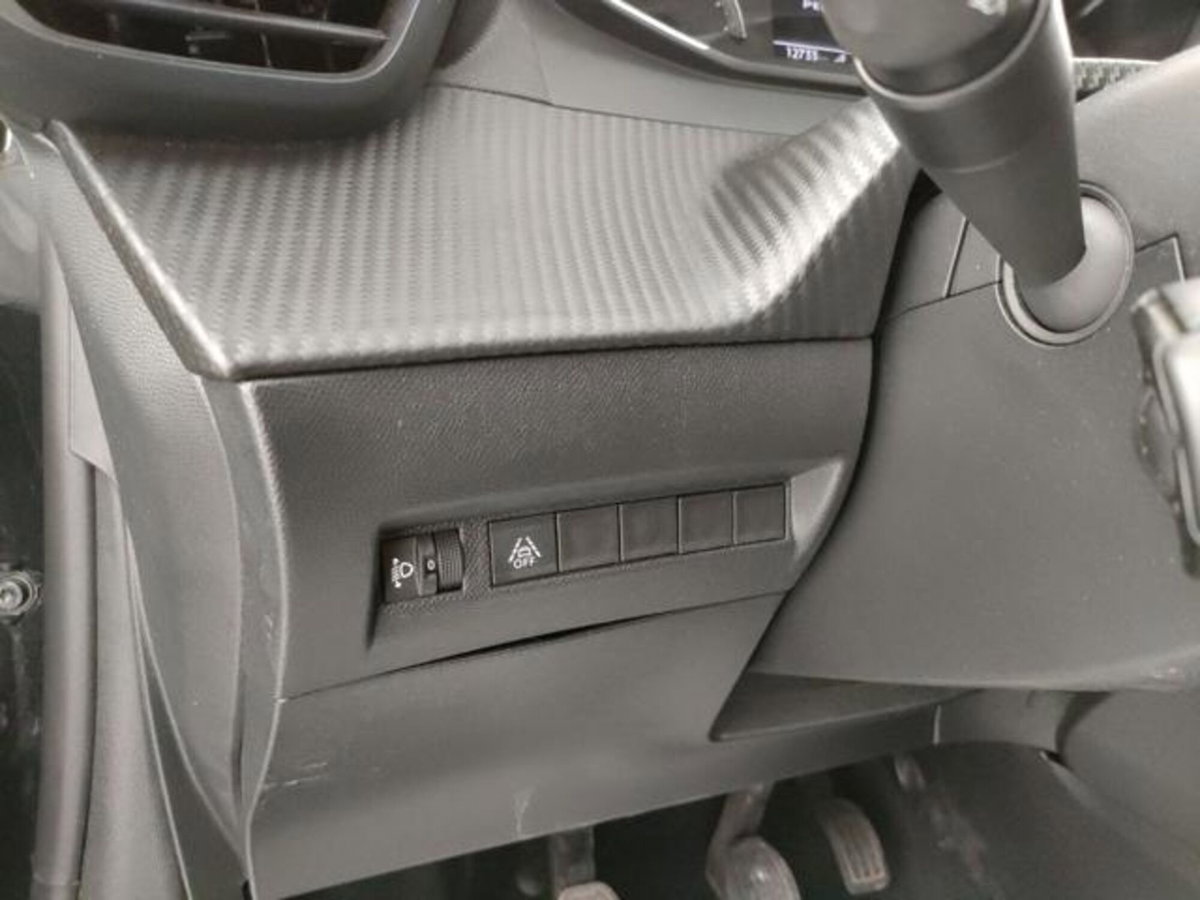 Peugeot 208 1.2 puretech Active s&s 75cv (6)
