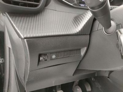 Peugeot 208 1.2 puretech Active s&s 75cv (6)
