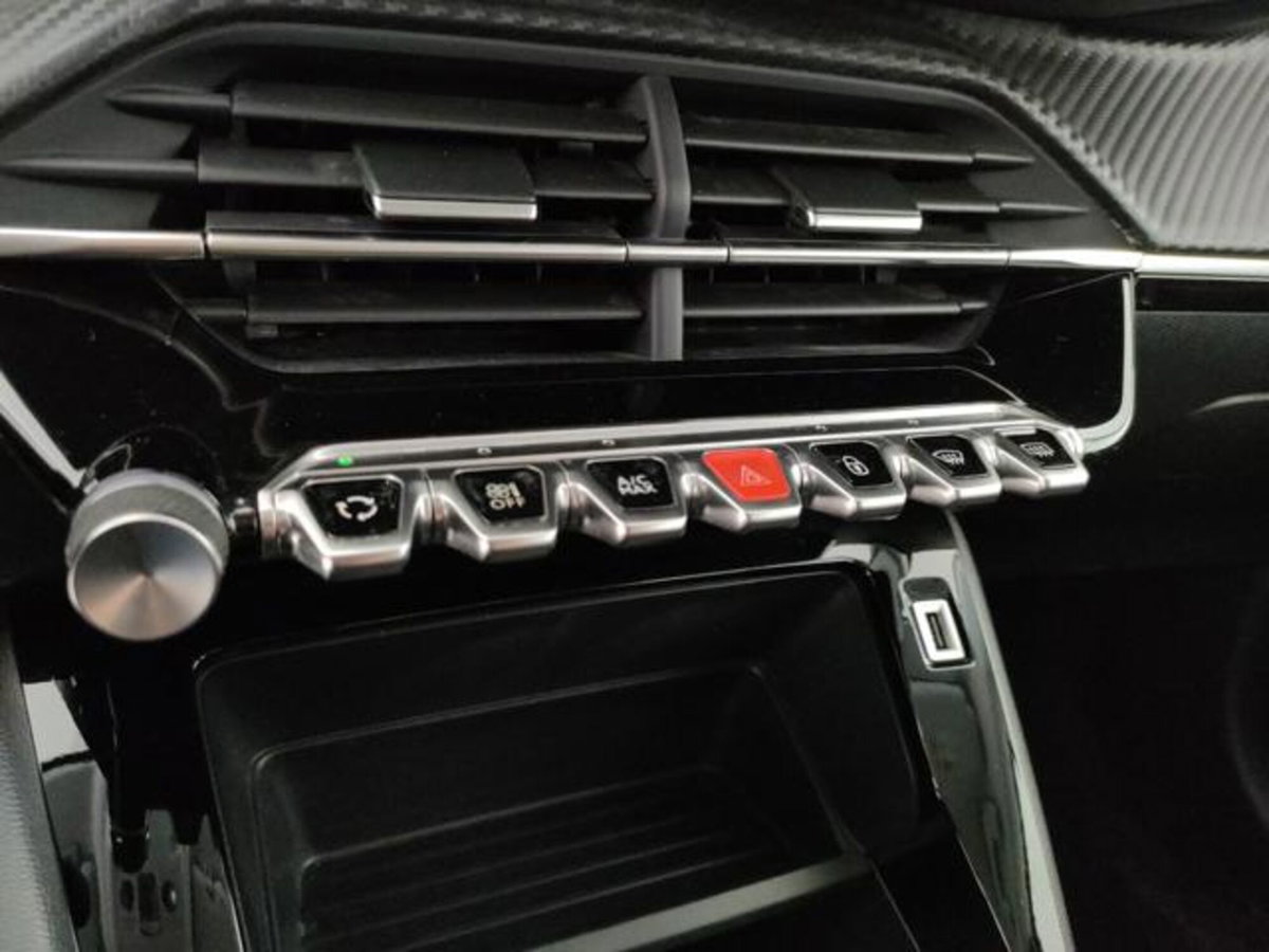 Peugeot 208 1.2 puretech Active s&s 75cv (11)