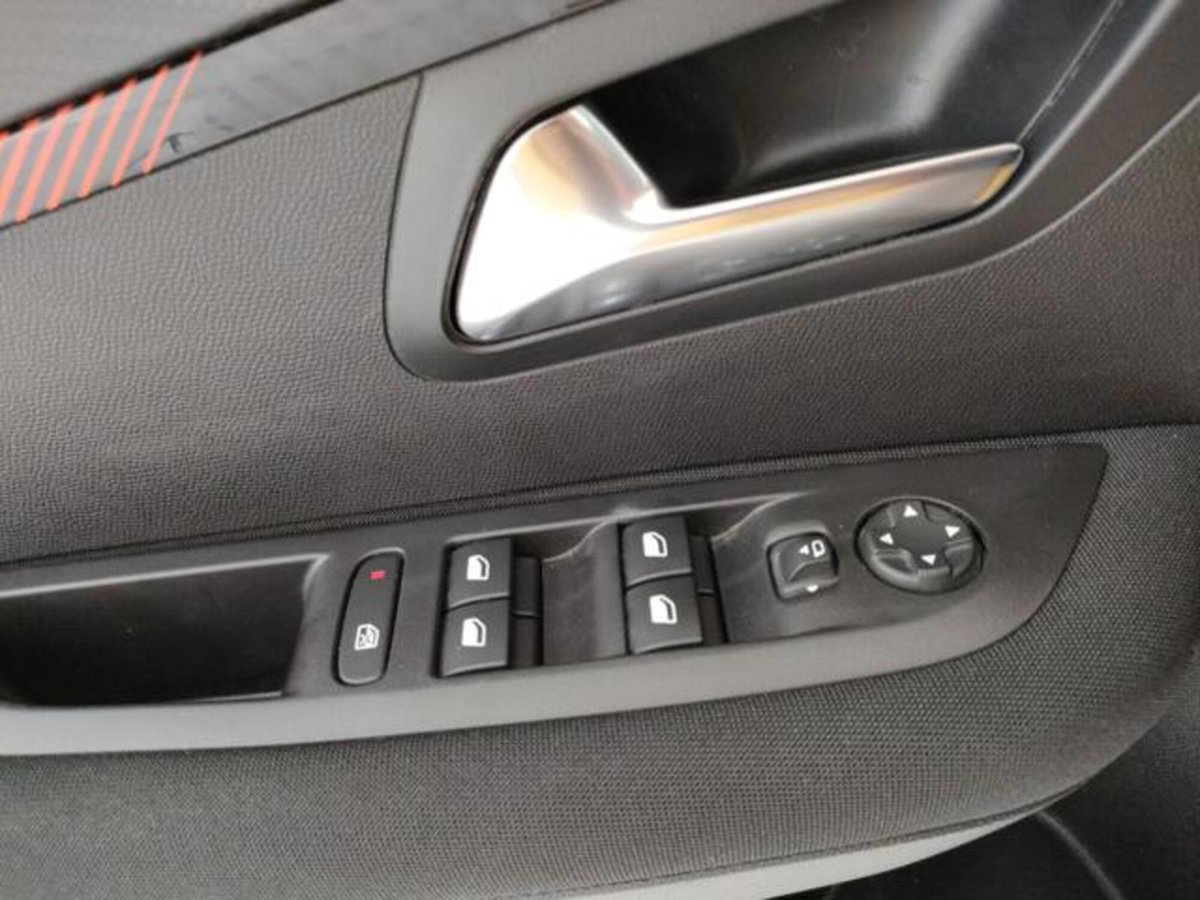 Peugeot 208 1.2 puretech Active s&s 75cv (18)