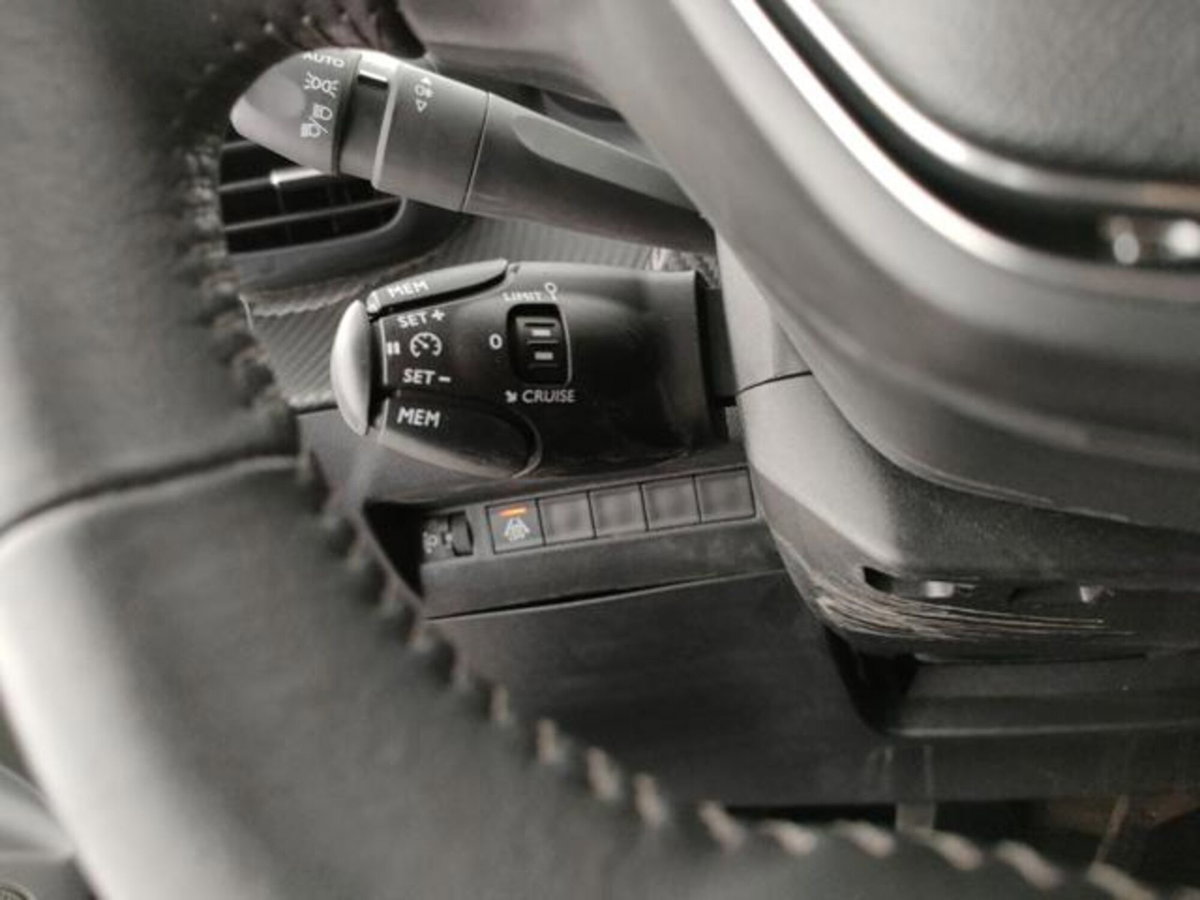 Peugeot 208 1.2 puretech Active s&s 75cv (9)