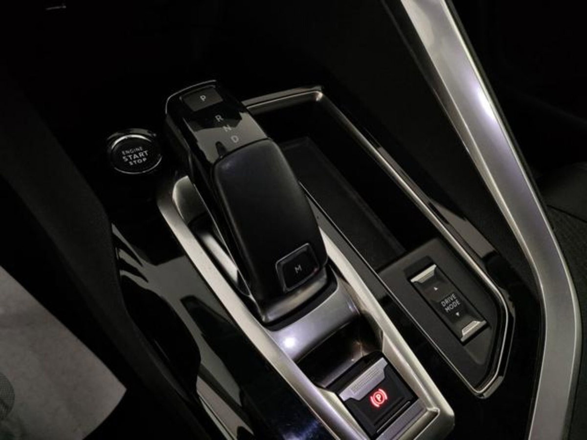 Peugeot 3008 BlueHDi 130 S&S EAT8 Allure Pack (18)