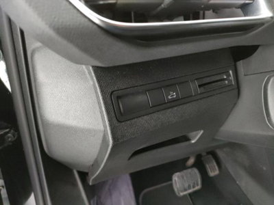 Peugeot 3008 BlueHDi 130 S&S EAT8 GT Line (6)