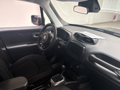 Jeep Renegade 1.3 T4 DDCT Limited (6)