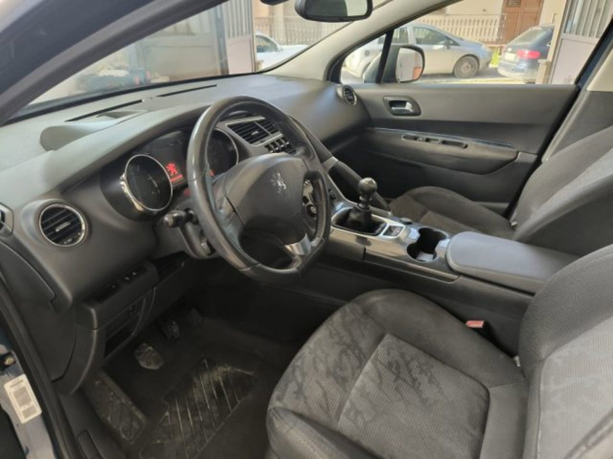 Peugeot 3008 1.6 HDi 112CV Tecno (5)