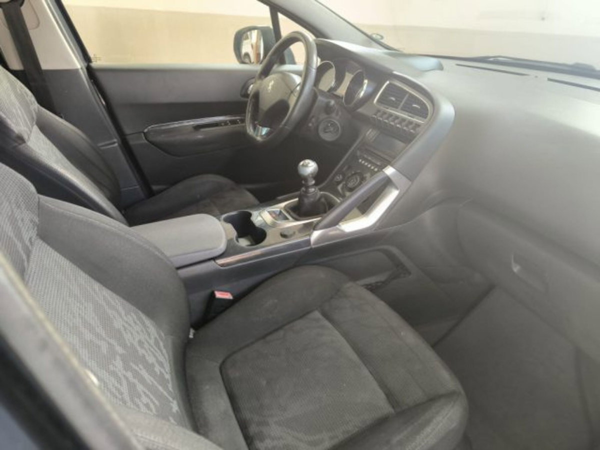 Peugeot 3008 1.6 HDi 112CV Tecno (6)