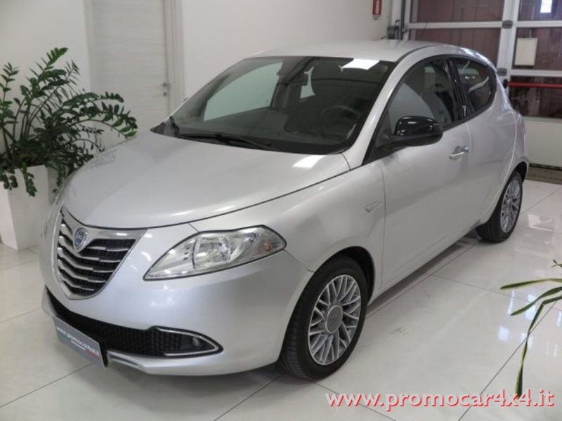 Lancia Ypsilon 0.9 TwinAir 85 CV 5 porte S&S DFN Gold