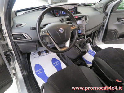 Lancia Ypsilon 0.9 TwinAir 85 CV 5 porte S&S DFN Gold (11)