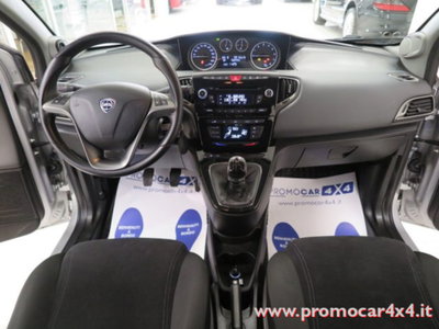 Lancia Ypsilon 0.9 TwinAir 85 CV 5 porte S&S DFN Gold (13)