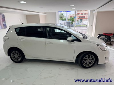 Toyota Verso 2.0 D Active 7 posti (8)