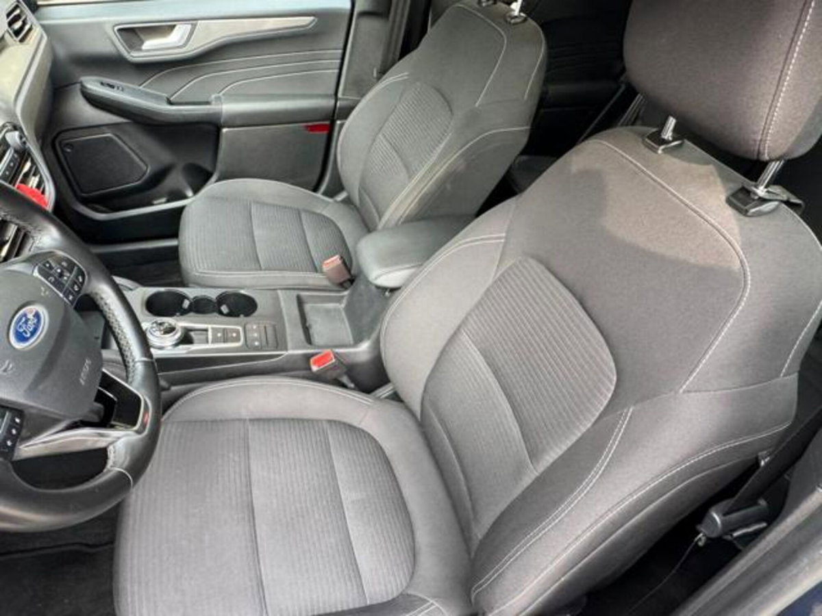 Ford Kuga 1.5 TDCI 120 CV S&S 2WD Titanium Business (17)