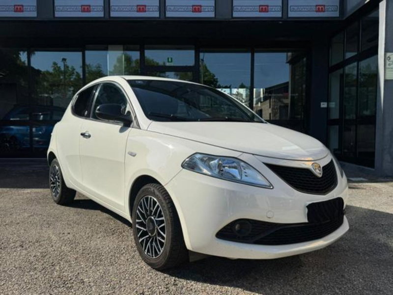 Lancia Ypsilon 1.0 FireFly 5 porte S&S Hybrid Gold Plus