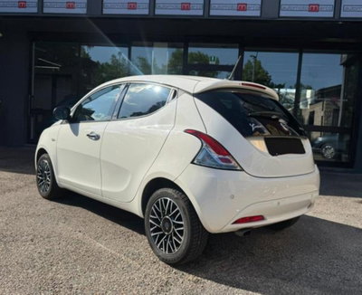Lancia Ypsilon 1.0 FireFly 5 porte S&S Hybrid Gold Plus (6)