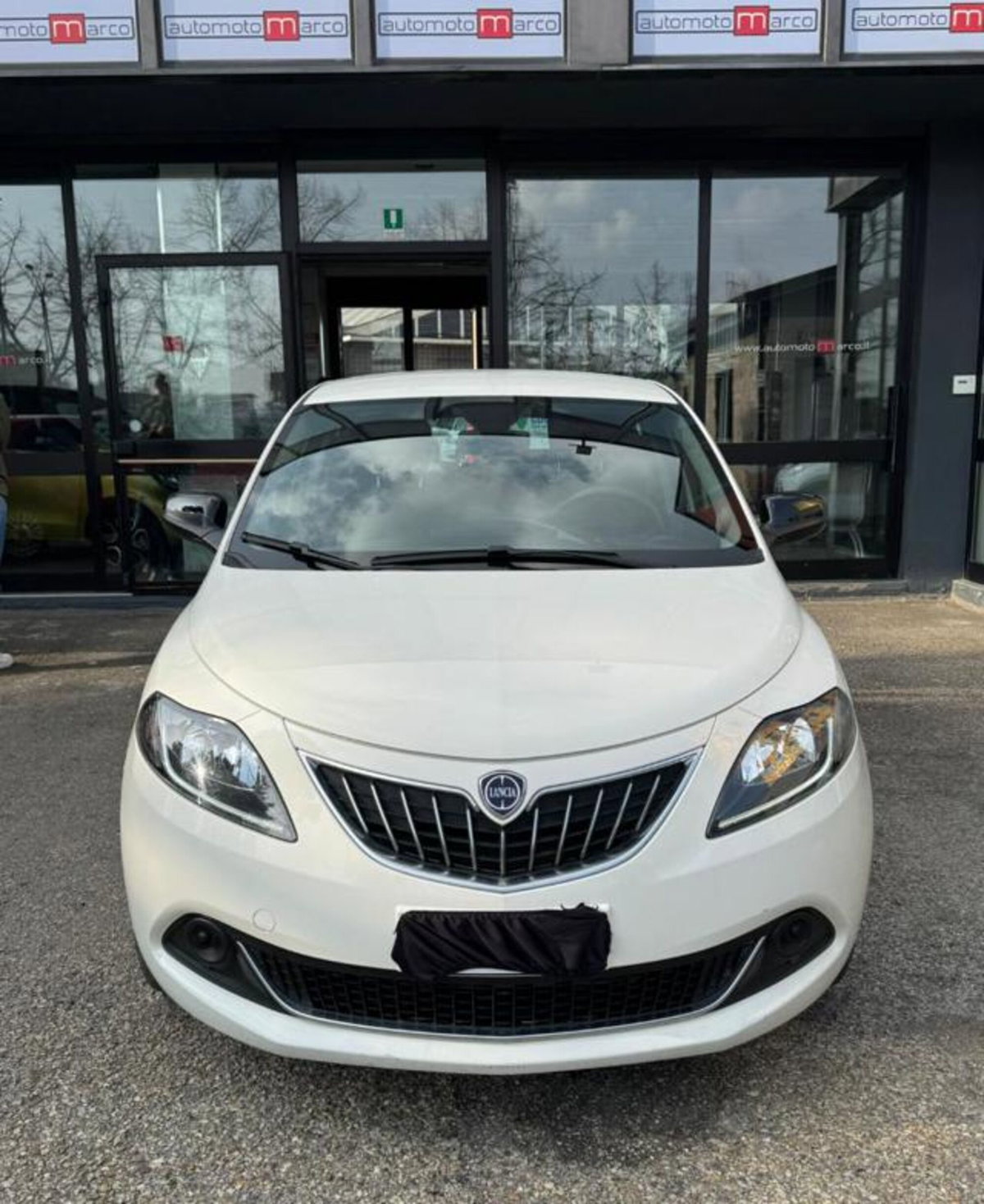Lancia Ypsilon 1.0 FireFly 5 porte S&S Hybrid Silver Plus (2)