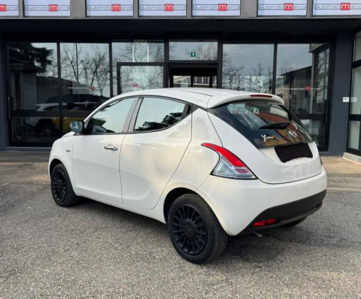 Lancia Ypsilon 1.0 FireFly 5 porte S&S Hybrid Silver Plus (6)