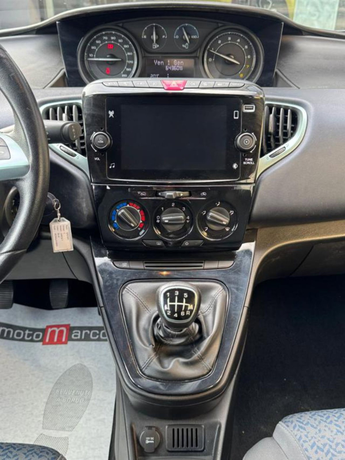 Lancia Ypsilon 1.0 FireFly 5 porte S&S Hybrid Ecochic Silver (10)