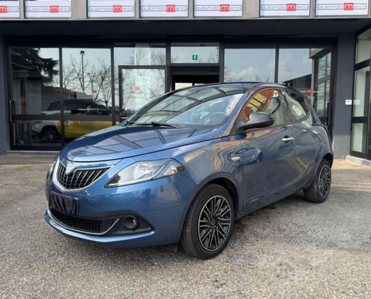 Lancia Ypsilon 1.0 FireFly 5 porte S&S Hybrid Ecochic Silver (3)