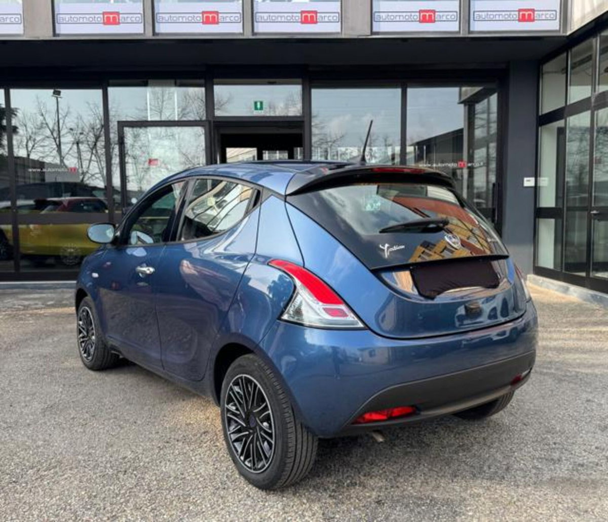 Lancia Ypsilon 1.0 FireFly 5 porte S&S Hybrid Ecochic Silver (6)