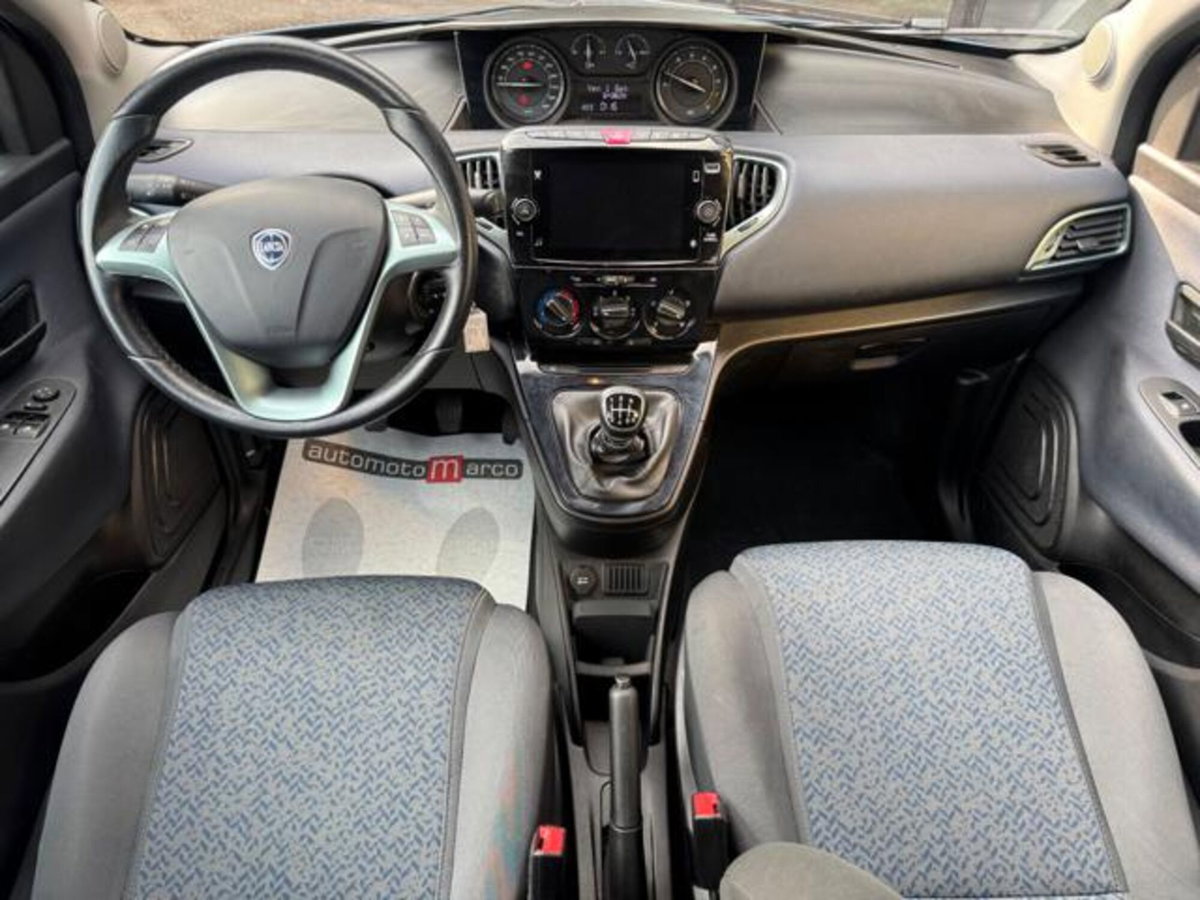 Lancia Ypsilon 1.0 FireFly 5 porte S&S Hybrid Ecochic Silver (7)