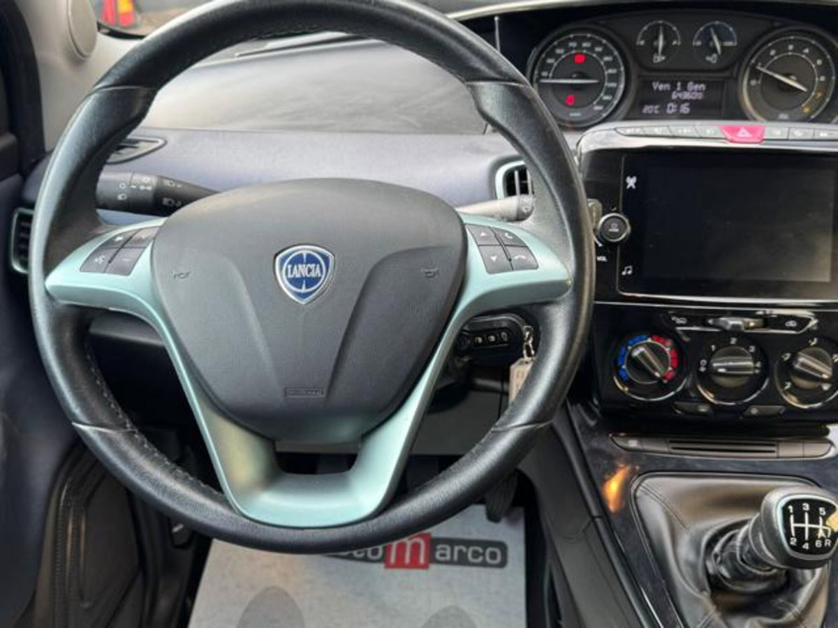 Lancia Ypsilon 1.0 FireFly 5 porte S&S Hybrid Ecochic Silver (8)