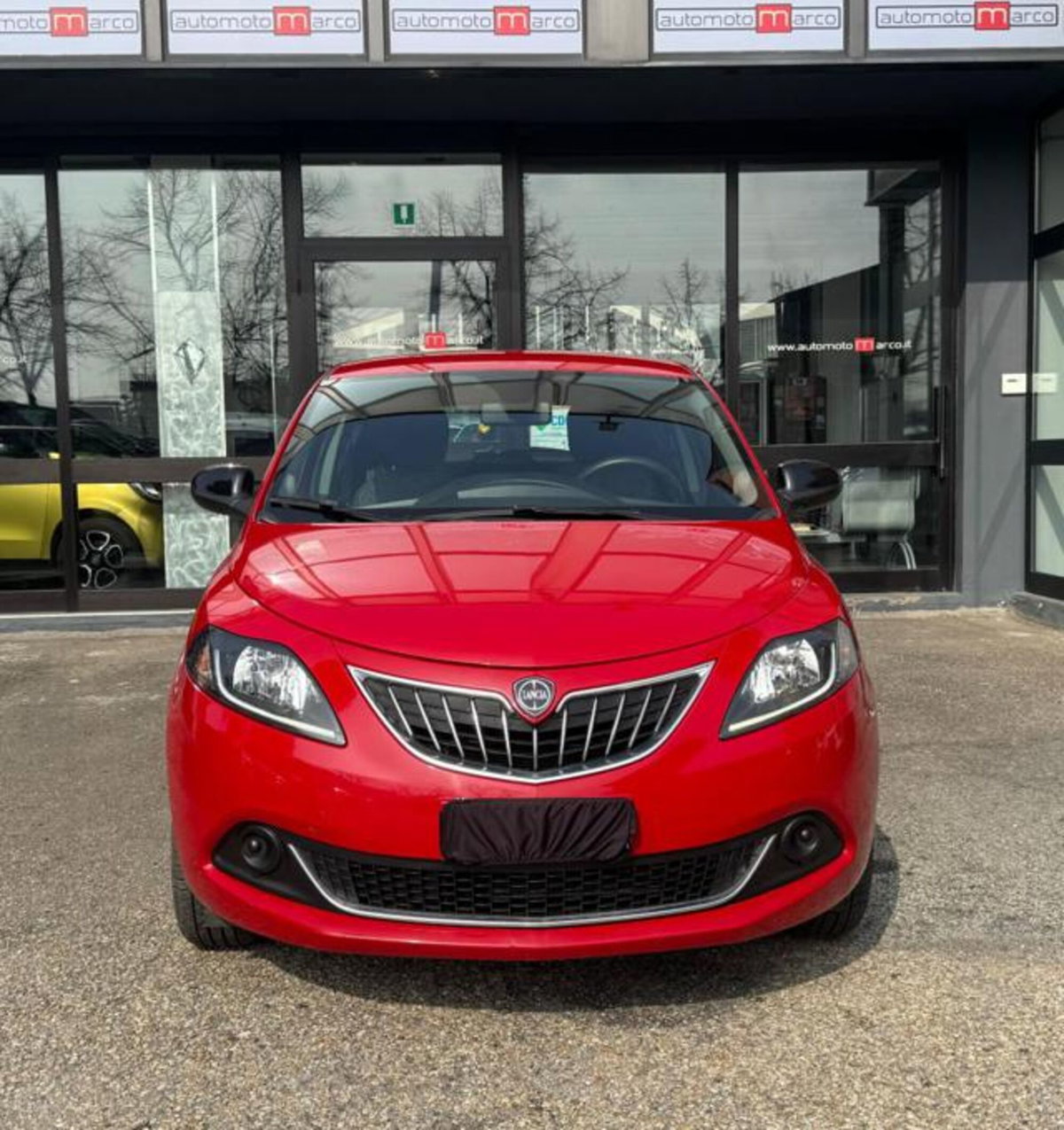 Lancia Ypsilon 1.0 FireFly 5 porte S&S Hybrid Silver Plus (2)