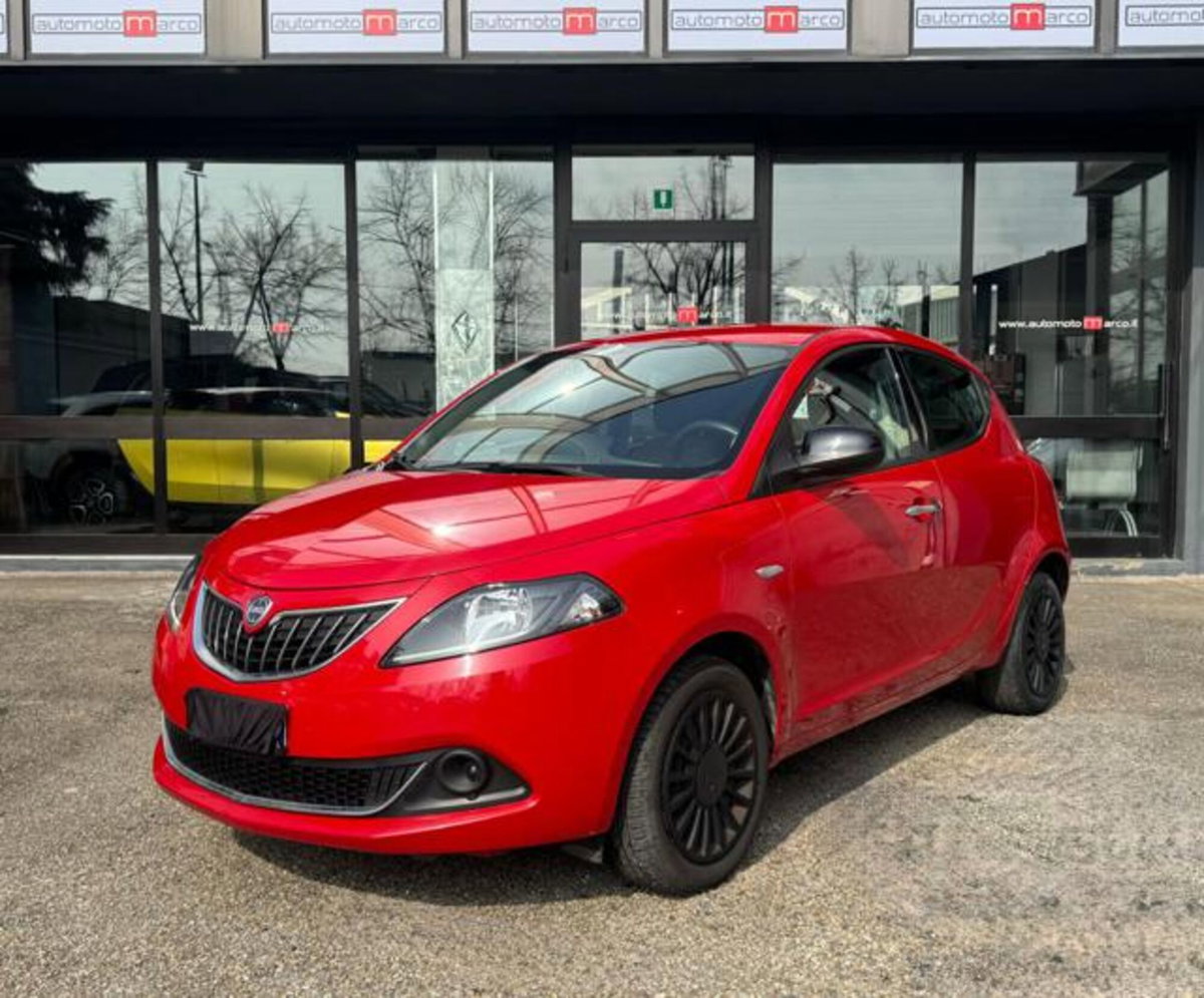 Lancia Ypsilon 1.0 FireFly 5 porte S&S Hybrid Silver Plus (3)