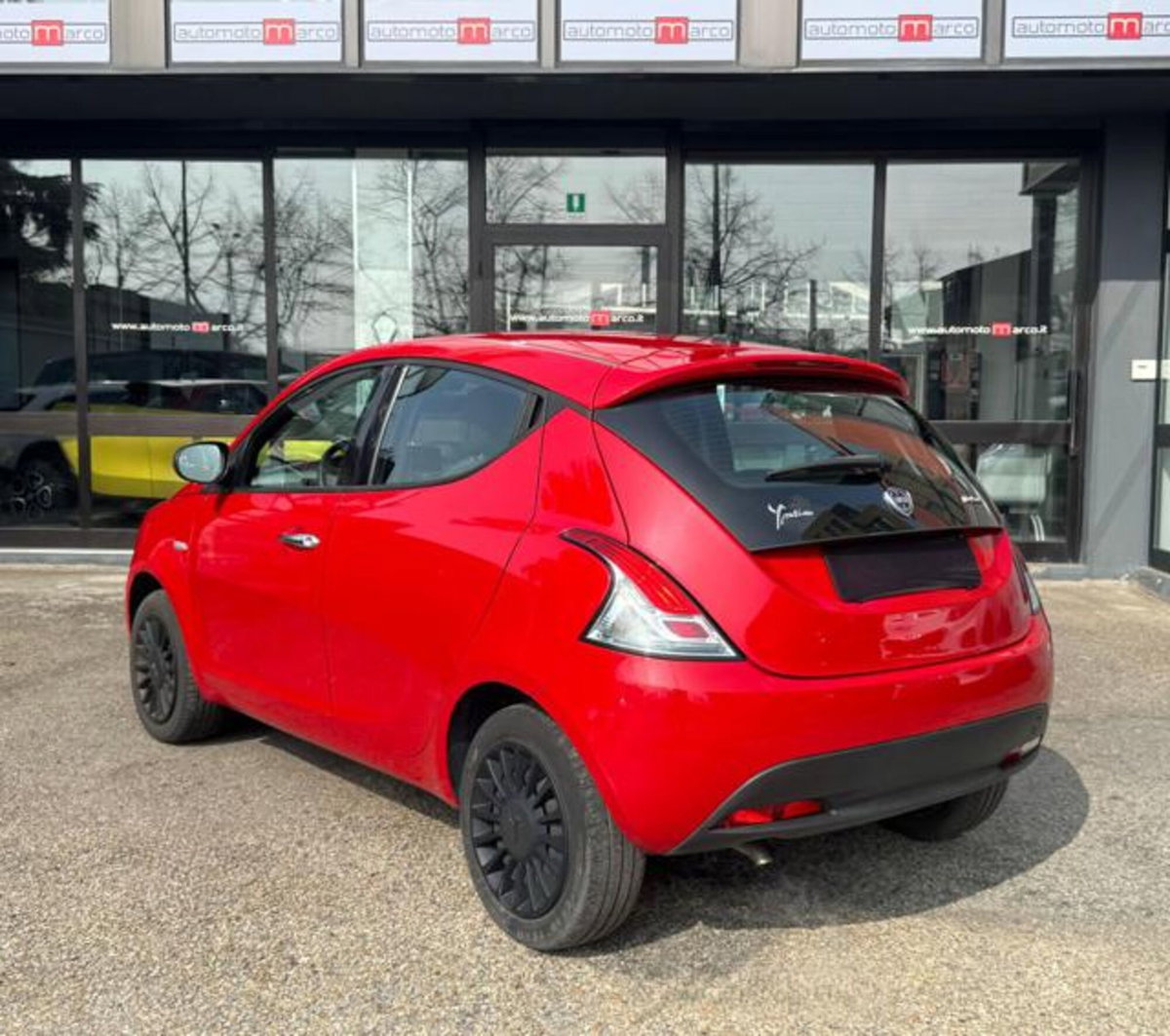 Lancia Ypsilon 1.0 FireFly 5 porte S&S Hybrid Silver Plus (6)